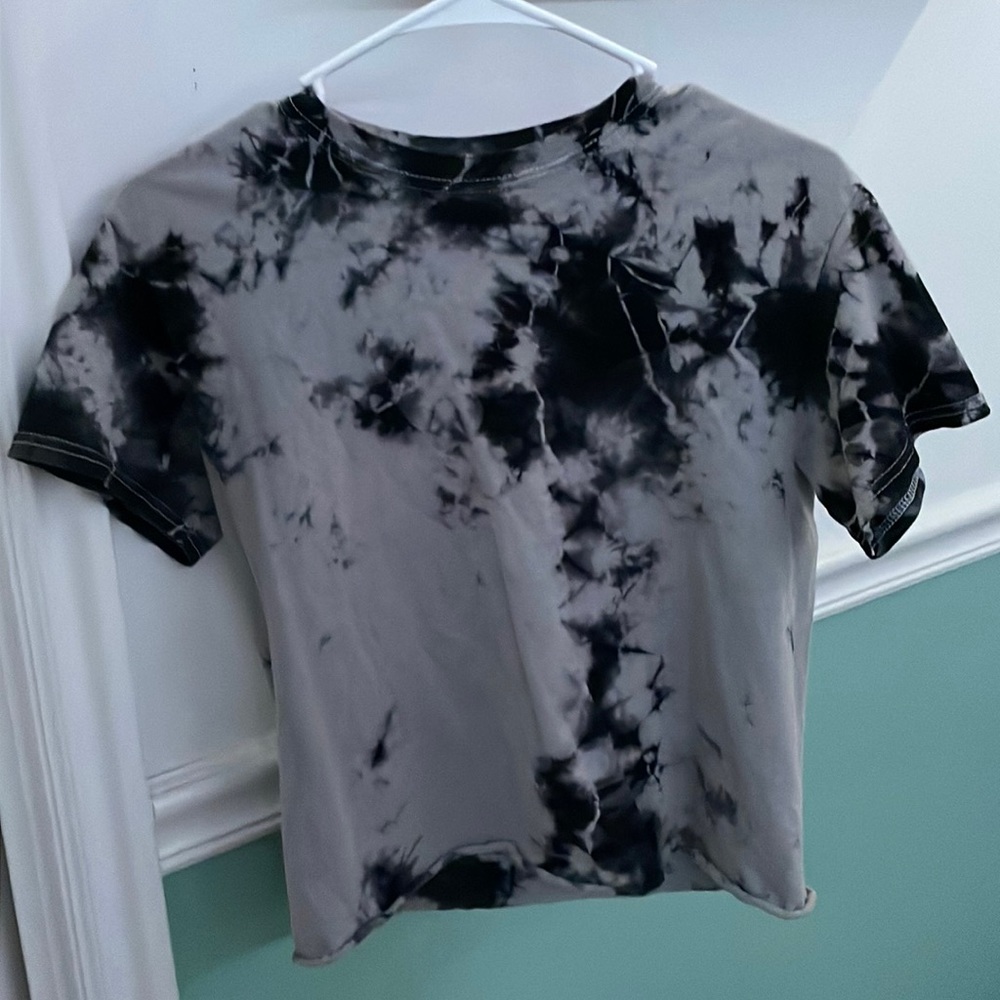 tie dye t-shirt🖤🤍